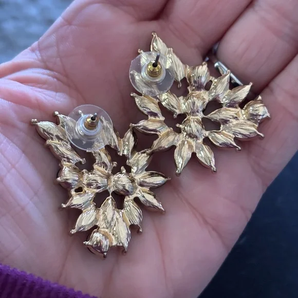 Black Rhinestone pierced Earrings Gold Tone 1.5” long NEW - Picture 3 of 3